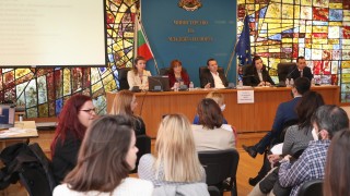 Проведе се заседание на Обществения съвет по въпросите за младежта