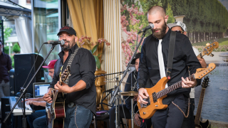 Дичо ще зарадва почитателите си с концерт Голямото шоу се