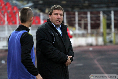 От Ботев казаха дали Вуцов остава