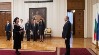 На церемонии на Дондуков 2 четирима новоназначени у нас посланици