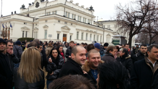Протестите продължават – у нас и в чужбина 