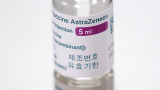 Френски здравен регулатор препоръча ваксината на AstraZeneca да се прилага
