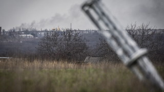 Двама души са убити при руски обстрел в Харковска област