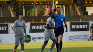 Защитниците на Славия Людовик Соарес и Венцислав Керчев са