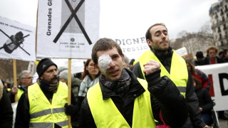 Протестиращите жълти жилетки във Франция организираха нови демонстрации срещу цената