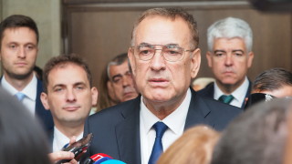 Изключеният депутат от парламентарната група на ДПС и съпредседател обаче