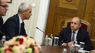Костадинов иска от Радев да свика референдум за еврото
