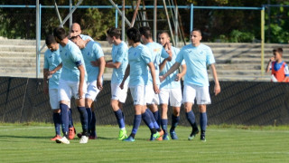 Септември - Дунав, домакините останаха с 10 човека