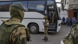 Четиридесет и пет украински войници бяха освободени при обмен на