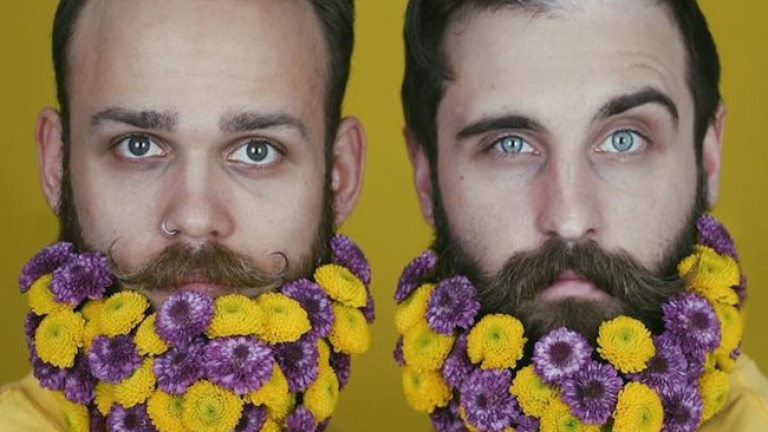 Нова мода! Мъже с цветя в брадите (СНИМКИ)