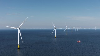 Най голямата офшорна вятърна електроцентрала вече може да се види от