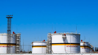 Държавната индийска петролна корпорация купи три милиона барела суров петрол