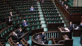 Полските депутати отхвърлиха предложението на управляващата партия Право и справедливост