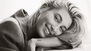 Хейли Болдуин прибавя към списъка си с корици още една