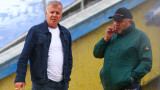  Наско Сираков направлява младите футболисти в Левски 