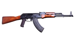 От концерна Калашников представиха новия автомат АК 308 който ползва боеприпаси