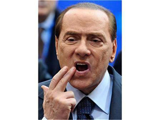 Рим ликува заради оставката на Берлускони 