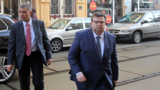 Бесен, Сотир Цацаров тръшка врати във ВСС