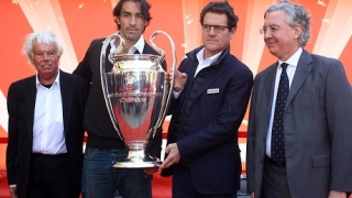 Капело и Пирес показаха трофея от Шампионската лига в София