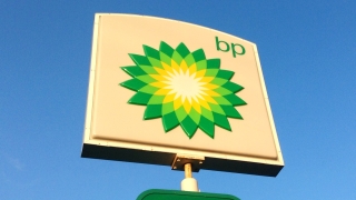 Британският петролен гигант BP обяви че купува 43 дял в