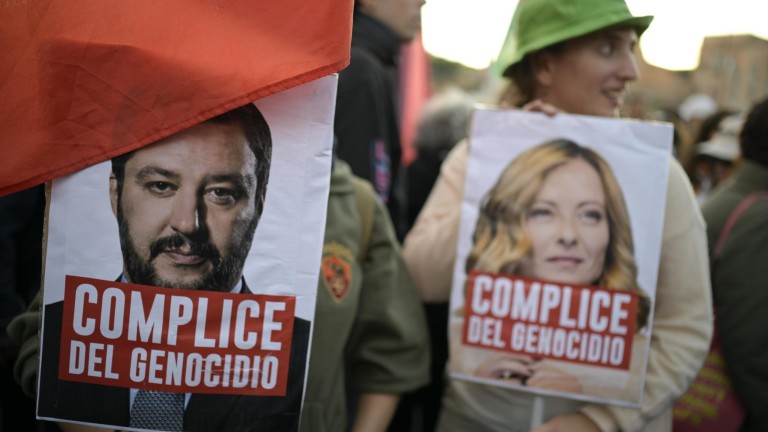 Мелони и министри в Италия докладвани на МНС за геноцид