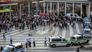 Сириец бит с желязна верига при расистко нападение в Германия