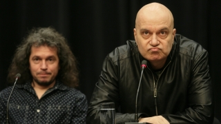 Слави пуска сваленото шоу на пресконференцията днес