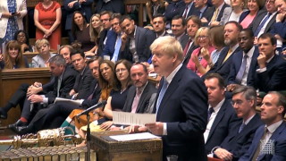 Премиерът на Великобритания Борис Джонсън подкрепя амнистия за 500 000