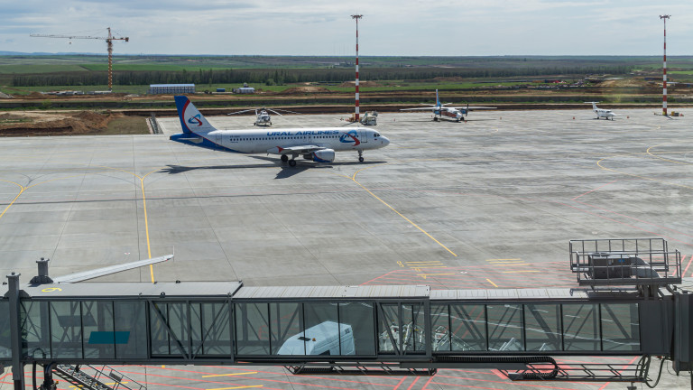 Украйна се обърна към Интерпол заради летящите до Крим самолети