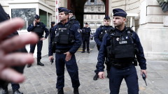 Френската полиция застреля въоръжен мъж, подпалил синагога