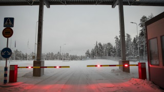 Финландия отвори отново два гранични пункта с Русия за един месец