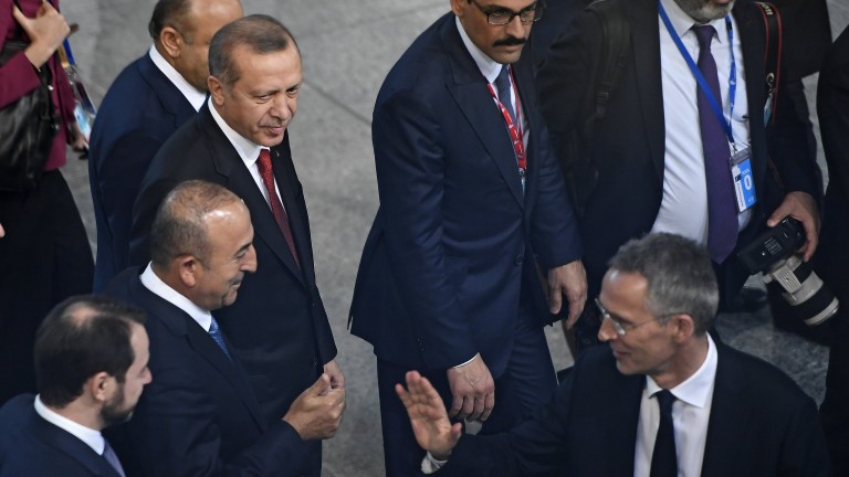 Ердоган смъмрил Меркел, но се договорил с ЕС за подновяване на отношенията 