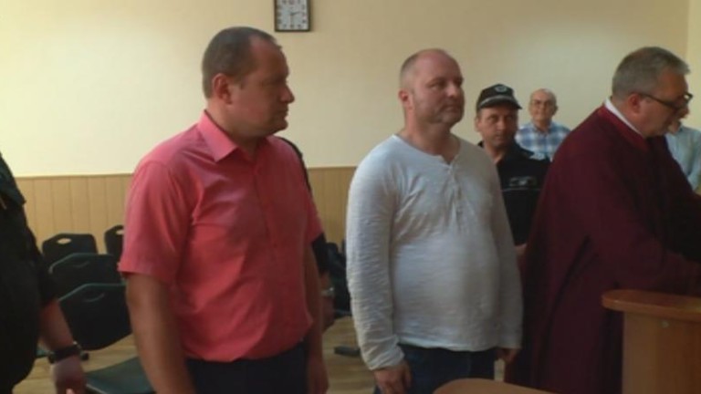 Пловдивският окръжен съд остави в ареста двамата шефове на дирекции