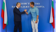 Министър Димитър Илиев с подкрепа за Стилиян Петров за "Мача на надеждата"