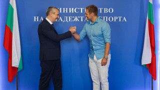 Министърът на младежта и спорта Димитър Илиев се ангажира с