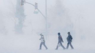 Виелица удари части от американските щати Калифорния и Невада през