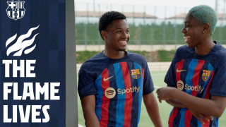 Испанският футболен отбор Барселона разкри фланелката си за новия сезон Тя