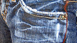 Конфискуваха фалшиви маркови дрехи на турската граница