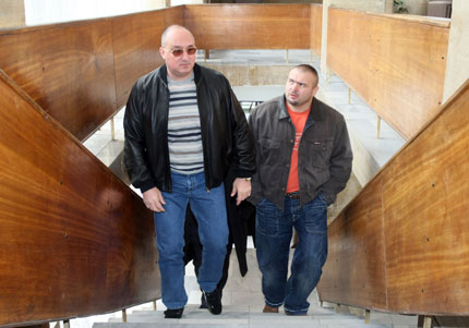 Цветанов обещава Галеви да бъдат заловени, Плевнелиев намира чалгата за демоде, в Кюстендил купуват гласове...    