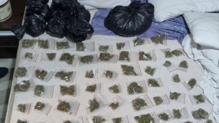 Столични полицаи прекъснаха покупко-продажба на дрога