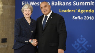 Източник от британското правителство на премиера Тереза Мей опроверга медийна