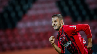 Нападателят на Локомотив София Илия Димитров ще продължи кариерата си