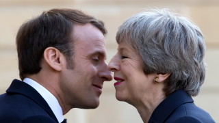 Британският премиер Тереза Мей и президентът на Франция Емануел Макрон