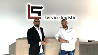 Когато преди две години съдружниците решават да построят логистичен център