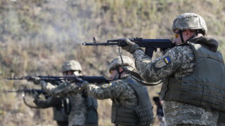 Парламентът на Украйна одобри проектозакон който позволява на чуждестранни войски