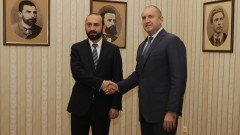 За транспортните връзки говори Румен Радев с външния министър на Армения