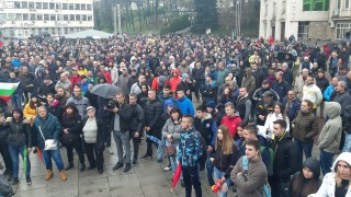 Пореден протест се проведе днес в Габрово предаде Нова Протестиращите