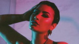 Деми Ловато, “Skin of My Teeth”, Holy Fvck и как продължава битката с наркотиците за певицата, докато записва новия си албум