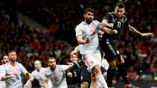 Снощи Испания помете с 6 1 Аржентина без Лионел Меси в