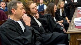 за терористичните атаки в Париж през 2015 г е бил